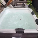 Kwatera prywatna Mustang Avec Piscine Casaeva